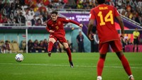 Pesta gol Spanyol berlanjut pada menit ke-75. Kali ini Gavi yang mencatatkan namanya di papan skor. Menerima crossing dari Alvaro Morata, gelandang Barcelona itu melepaskan tembakan voli yang bersarang telak di sudut kanan gawang Kosta Rika.