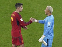 Sebagai catatan, Kosta Rika bahkan tak mampu melepaskan satupun percobaan. Ya, Kosta Rika tak bisa mencatatkan tembakan saking terus ditekan oleh Spanyol. (Foto: Anadolu Agency via Getty Images/Anadolu Agency)