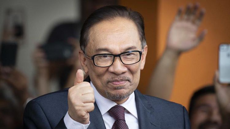 Anwar Ibrahim PM, Bursa Malaysia Melesat Hijau