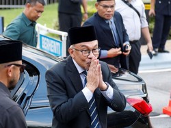 Anwar Ibrahim Resmi Dilantik Jadi PM ke-10 Malaysia!