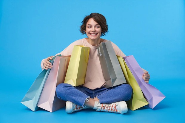 Apa itu save and splurge?/Foto: Freepik/nakaridore Apa itu save and splurge?/Foto: Freepik/nakaridore