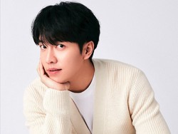 7 Artis Hook Entertainment, Lee Seung Gi Tak Digaji Penyanyi 18 Tahun