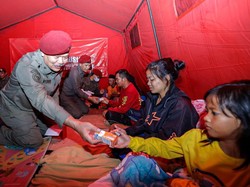 BIN Salurkan Bantuan ke Warga Gempa Cianjur hingga ke Desa Terisolir