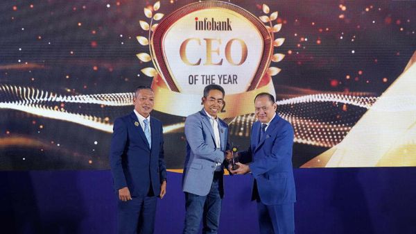 CEO BRINS Raih Penghargaan CEO Of The Year 2022
