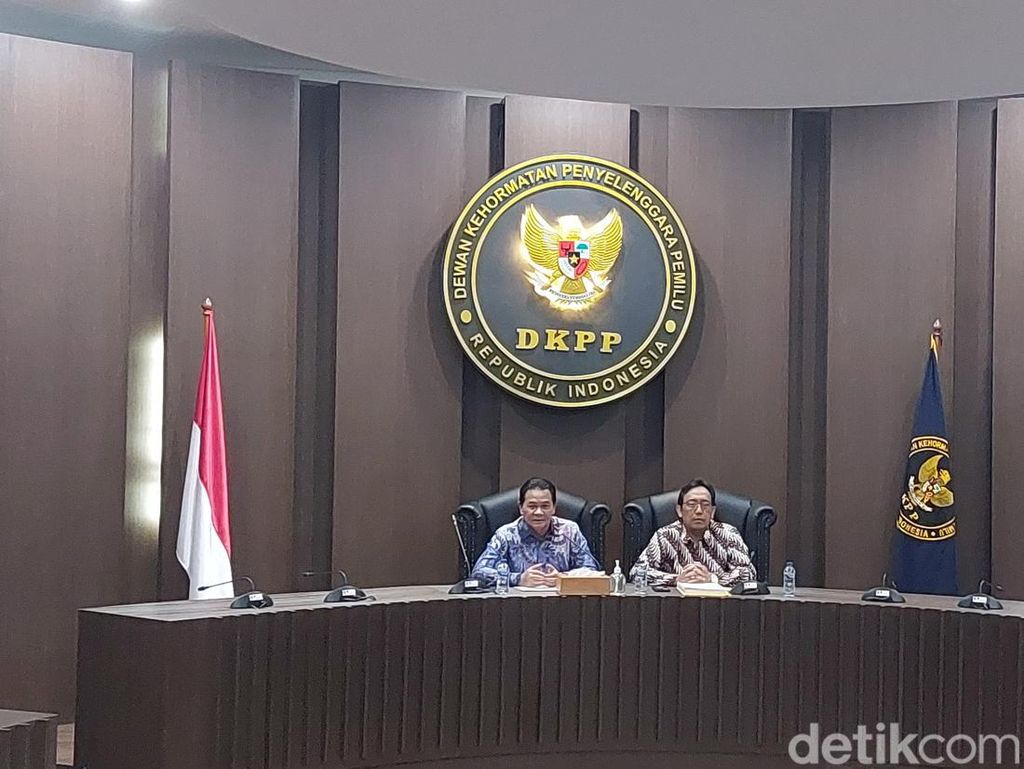 DKPP Terima 33 Aduan Terkait Penyelenggara Pemilu di Kabupaten Kota DKPP Terima 33 Aduan Terkait Penyelenggara Pemilu di Kabupaten Kota