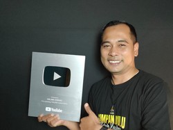 Jadi YouTuber Edukasi Kampus, Dosen UINSU Raih Silver Play Button