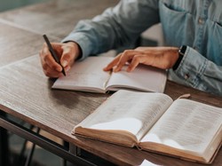 Memahami Pengertian Esensi dari Ciri dan Contoh