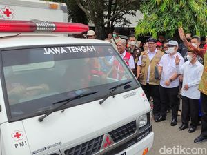 Kirim Logistik-Relawan, Ganjar Minta Kondisi Warga Jateng di Cianjur Dipantau