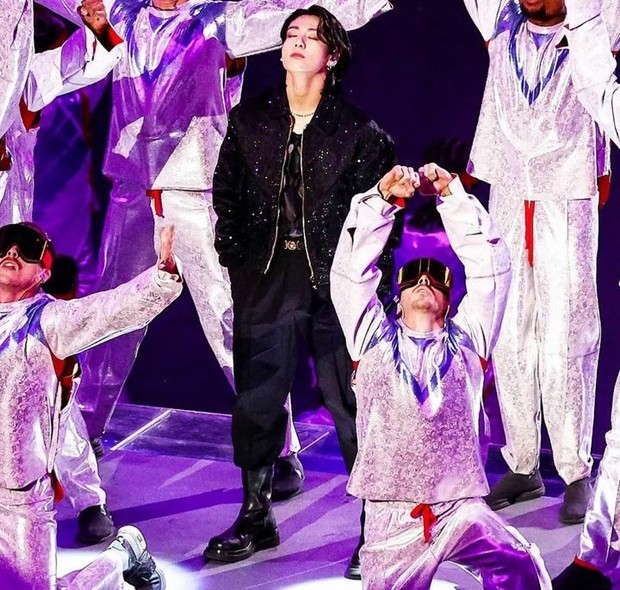 Outfit Mahal Jungkook BTS di Acara FIFA World Cup Qatar 2022