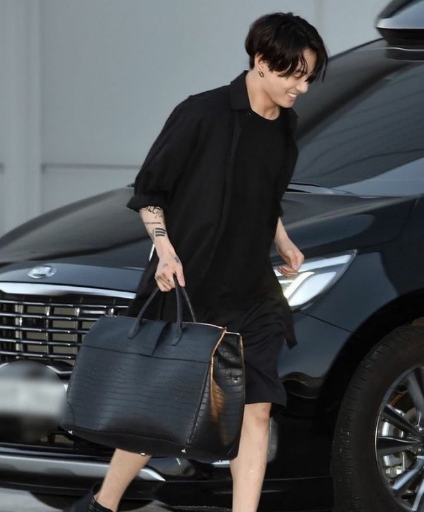 Outfit Mahal Jungkook BTS di Berbagai Acara