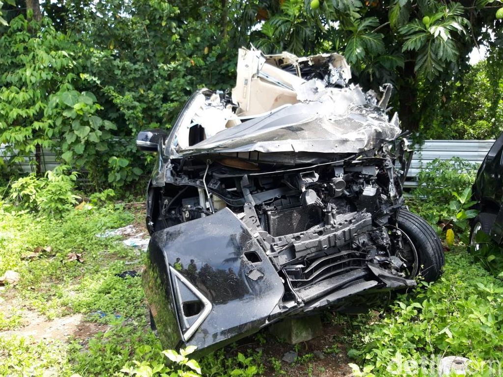3 Penumpang Alphard Tewas dalam Kecelakaan di Tol Boyolali, Sopir Luka 3 Penumpang Alphard Tewas dalam Kecelakaan di Tol Boyolali, Sopir Luka