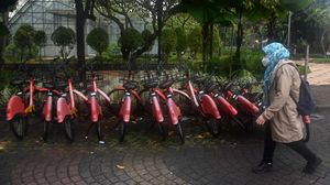 Layanan Sewa Sepeda di Trotoar Jakarta Nggak Laku, Kini Terbengkalai