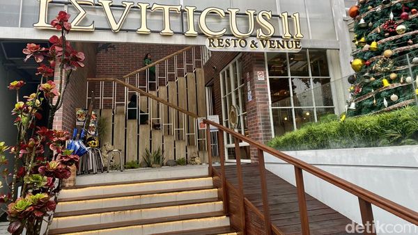 Betah Nongkrong sambil Menikmati Iga Bakar Ambyar di Resto Hidden Gem Ini