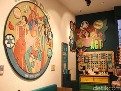 Unik! Gerai Ini Pamerkan Mural Berbahan Sampah Nyaris 2 Kuintal di Mal Jogja