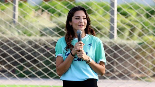 Nadia Nadim saat siaran Piala Dunia di Qatar