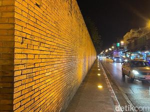 Wisata Malam di Ujung Thailand: Ada Bazar sampai Candi Terbesar