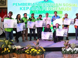 Pemkot Surabaya Kucurkan Rp 8,9 M BLT BBM ke Driver Ojol, Angkot & Bus