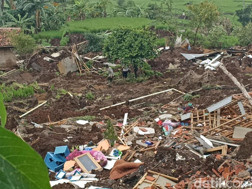 Hancurnya Kampung Rawacina Akibat Gempa 5,6 M Cianjur