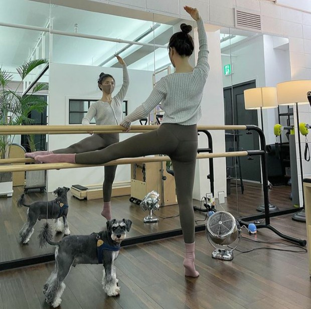 Perbaikan postur tubuh sebagai salah satu manfaat pilates/Foto: instagram.com/u.nalee Pilates mampu memperbaiki postur tubuh.