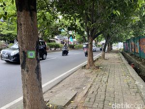 1.500 Pohon di Depok Dipasangi Barcode, Pemkot Habiskan Rp 49 Juta 1.500 Pohon di Depok Dipasangi Barcode, Pemkot Habiskan Rp 49 Juta