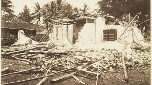 Potret Lawas Gempa Cianjur 1897