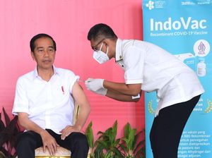 Jokowi Langsung ke Cianjur Usai Disuntik Booster Kedua IndoVac Jokowi Langsung ke Cianjur Usai Disuntik Booster Kedua IndoVac