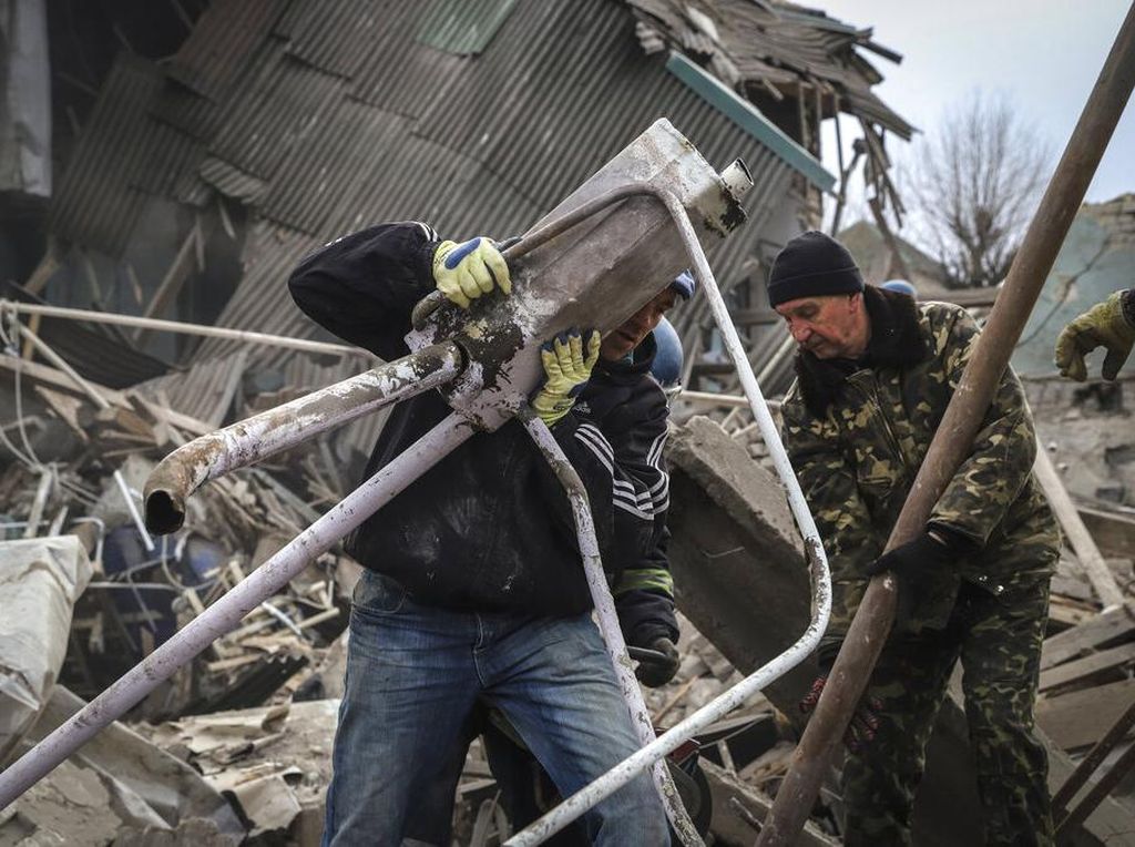 Rusia Tingkatkan Serangan di Kherson Rusia Tingkatkan Serangan di Kherson