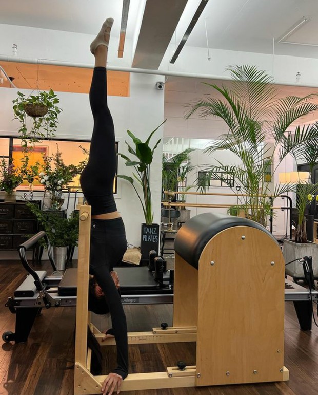 Salah satu potret kegiatan pilates di studio Tanz Pilates/Foto: instagram.com/tanzpilates Tanz Pilates adalah salah satu studio pilates yang cukup populer di kalangan selebriti Korea Selatan.