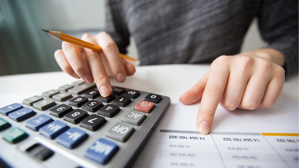 Sejumlah cara yang bisa dilakukan anak muda agar cerdas dalam mengatur keuangan/freepik/katemangostar