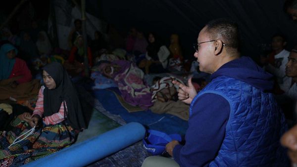 Sekjen PAN Temui Pengungsi Gempa Cianjur