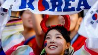 Senyum Manis Suporter Korea Selatan