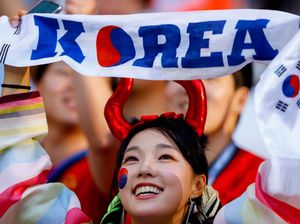 Senyum Manis Suporter Korea Selatan