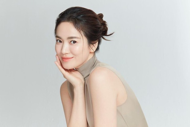 Song Hye Kyo menolak membintangi drama 'Hyena'/twitter.com/kpopers_family Sempat membuat media heboh, tapi ternyata Song Hye Kyo menolak tawaran membintangi drama 'Hyena'