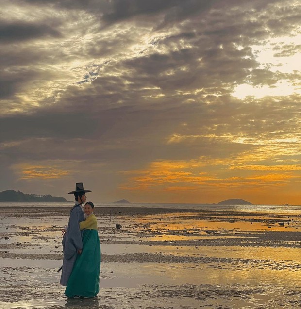 Yoon Chung Ha jadi tokoh perempuan yang menyatakan cinta lebih dulu / Foto: instagram.com/_sangmxn_