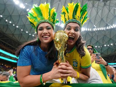 Ragam Pesona Suporter Tim Samba, Semarakkan Piala Dunia 2022