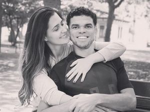8 Potret Sederhana Istri Pepe yang Jadi Bek Tertua di Piala Dunia 8 Potret Sederhana Istri Pepe yang Jadi Bek Tertua di Piala Dunia