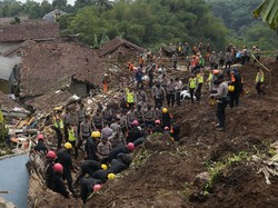 Tim SAR Temukan Jasad di Dekat TKP Mobil Tertimbun Longsor Cianjur