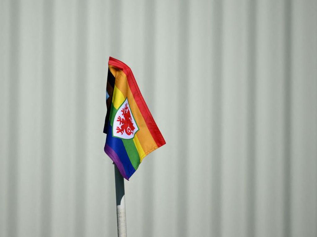 FIFA Sudah Izinkan Bendera LGBT Masuk Stadion Piala Dunia 2022?