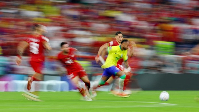 Brace Richarlison Menangkan Brasil Atas Serbia Soccer Football - FIFA World Cup Qatar 2022 - Group G - Brazil v Serbia - Lusail Stadium, Lusail, Qatar - November 24, 2022 Brazil's Neymar in action REUTERS/Kai Pfaffenbach