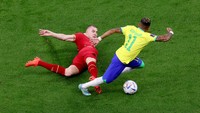 Tim Samba mengakhiri laga dengan kemenangan 2-0. Hasil ini membuat Brasil memuncaki Grup G dengan tiga poin. Reuters/Molly Darlington