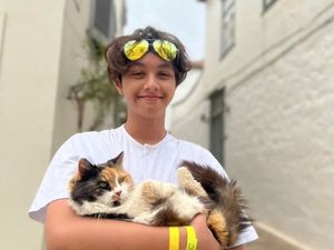 7 Foto Cannavaro Putra Eko Patrio yang Berparas Bak Bule, Jarang Tersorot 7 Foto Cannavaro Putra Eko Patrio yang Berparas Bak Bule, Jarang Tersorot