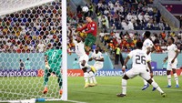 Pada awal babak pertama, Ronaldo mendapatkan peluang bagus dari situasi umpan silang. (Foto: Getty Images/Julian Finney)