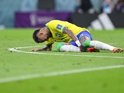 Tite Ungkap Alasan Tak Langsung Ganti Neymar saat Cedera