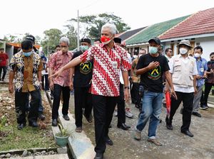 Ganjar Sebut Program Tuku Lemah Oleh Omah Solusi Bantu Korban Bencana