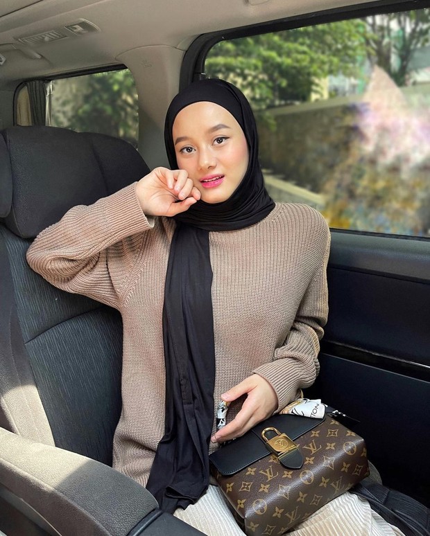 Hijab Warna Hitam Hijab Warna Hitam