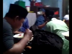 Warga Gelar Tahlilan untuk Anak yang Tewas Disiksa Ibu Sendiri di Surabaya