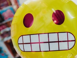 Canggung Adalah: Arti dan Tips Bagaimana Mengatasinya