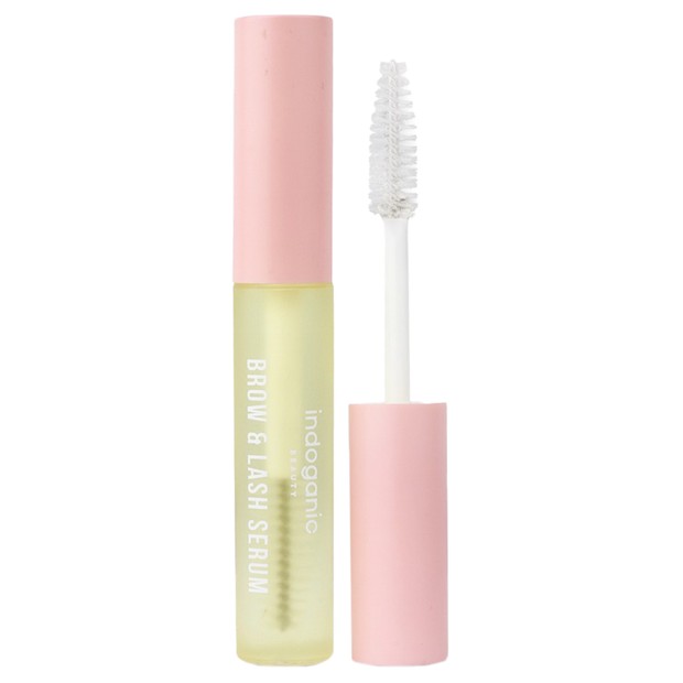 Indoganic Brow & Lash Serum dengan aplikator jenis brush type/sociolla.com Serum yang satu ini punya aplikator jenis brush type yang akan memudahkan penggunaannya