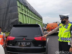 Detik-detik Mobil Tabrak Truk Tewaskan Kepala BKD Jabar di Cipali