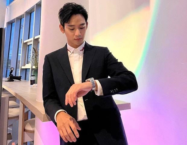 Kim Soo Hyun telah resmi nemerima tawaran membintangi drama 